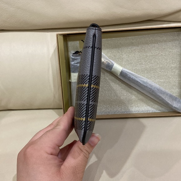 NEW Coach Black Multi B4 Plaid Wristlet - Picture 4 of 14